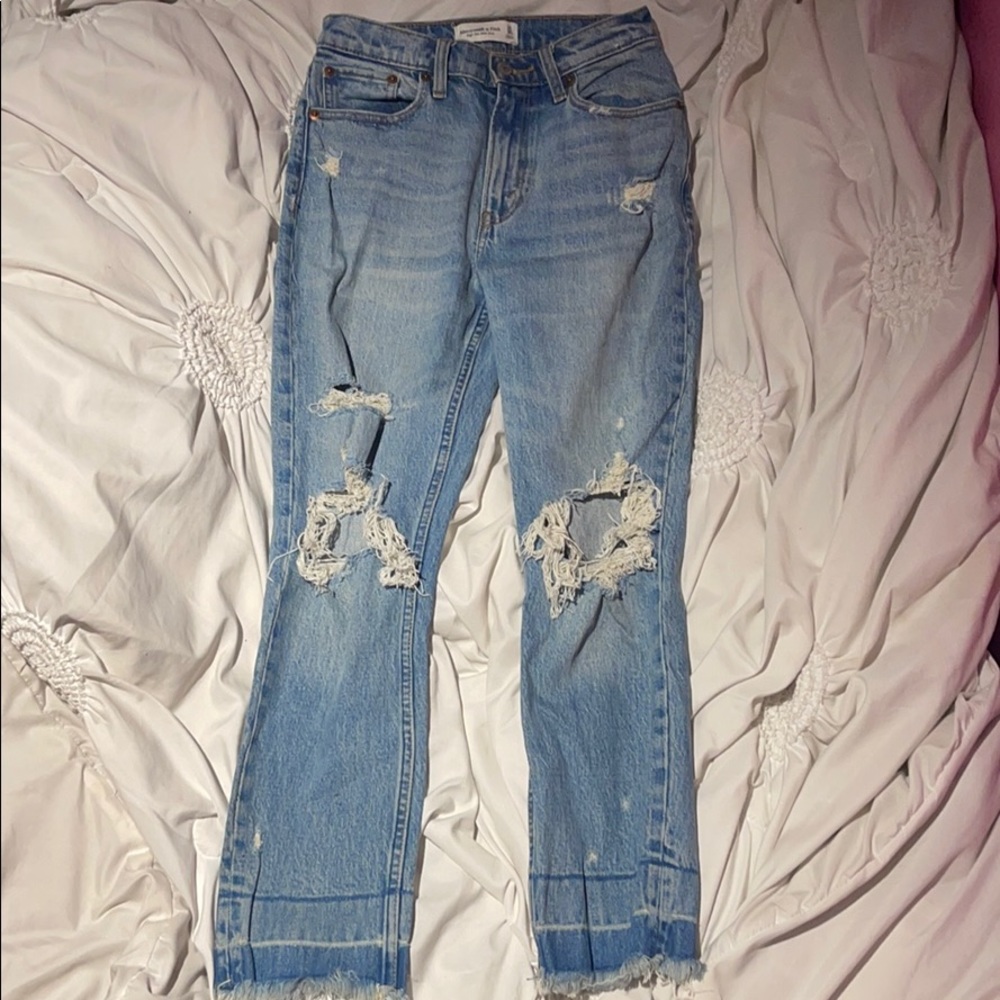 Abercrombie & Fitch High-Rise Mom Jean